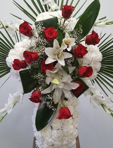 Cruz Funeraria de Flores